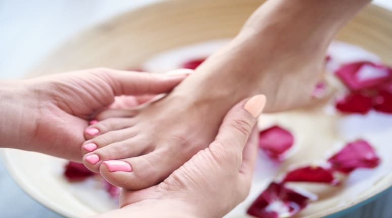the difference between pedicure and manicure
